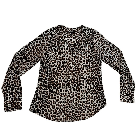 Express Women’s V-neck Animal Print Button Down Pull Up sleeve Top Size S/P - Picture 12 of 17